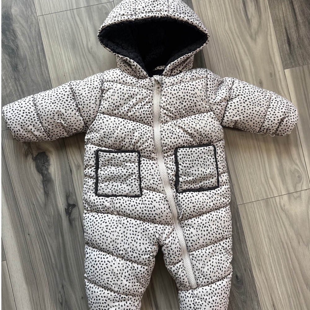 Jessica Simpson Baby Girls Dalmatian Dot Hooded Puffer Pram Suit 12M Cream Black